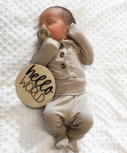 newborn picture of Calvin